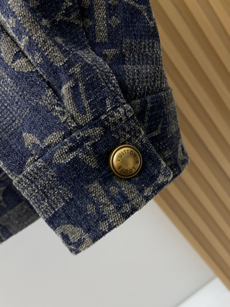 l0vis Vvtt0n outwear